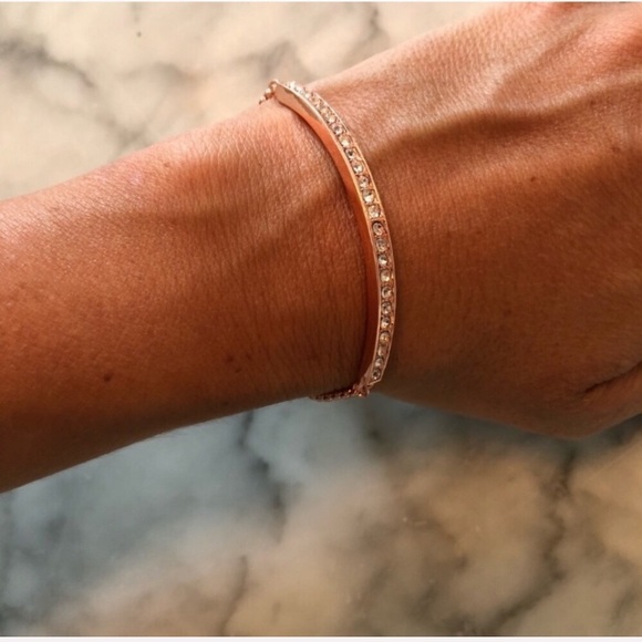 SoldoutCuratedLuxury - Picture 4 of 8